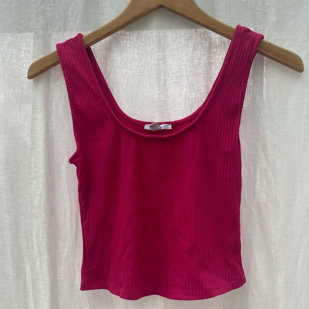 Bright pink cropped ribbed tank